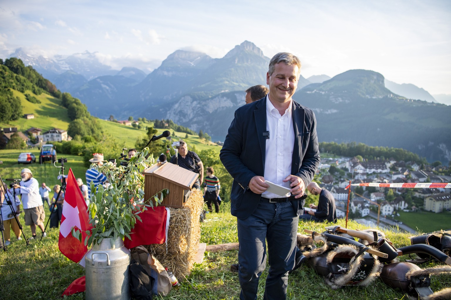 Marco Chiesa bei seiner Rede anlaesslich einer SVP Feier zum Ende des EU-Rahmenabkommen am Samstag, 26. Juni 2021 in Morschach. (KEYSTONE/Urs Flueeler).