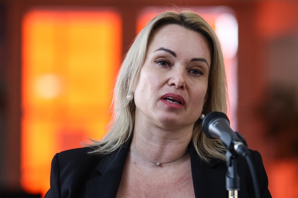 epa10458960 Former Russian state TV journalist Marina Ovsyannikova addresses a press conference organized by Reporters Without Borders (Reporters Sans Frontieres, RSF) at the RSF headquarters in Paris ...
