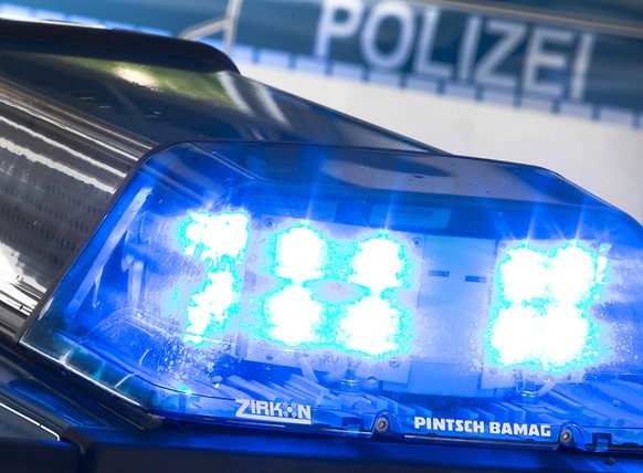 In Zürich ist es kurz nach Mitternacht auf der Quaibrücke zu einem spektakulären Unfall gekommen. (Symbolbild).