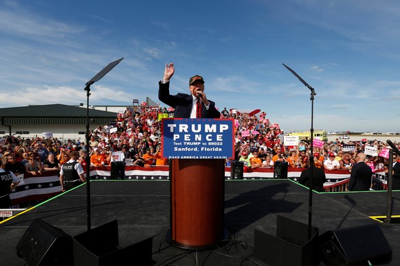 Republican U.S. presidential nominee Donald Trump rallies with supporters at the Million Air Orlando airplane hangar in Sanford, Florida, U.S. October 25, 2016. REUTERS/Jonathan Ernst
