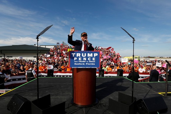 Republican U.S. presidential nominee Donald Trump rallies with supporters at the Million Air Orlando airplane hangar in Sanford, Florida, U.S. October 25, 2016. REUTERS/Jonathan Ernst