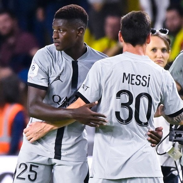 Joie des joueurs du PSG en fin de match apres sa victoire - TAVARES Nuno MENDES 25 - PSG - Lionel Leo Messi 30 - PSG - FOOTBALL : Nantes vs PSG - Ligue 1 - 03/09/2022 FedericoPestellini/Panoramic PUBL ...