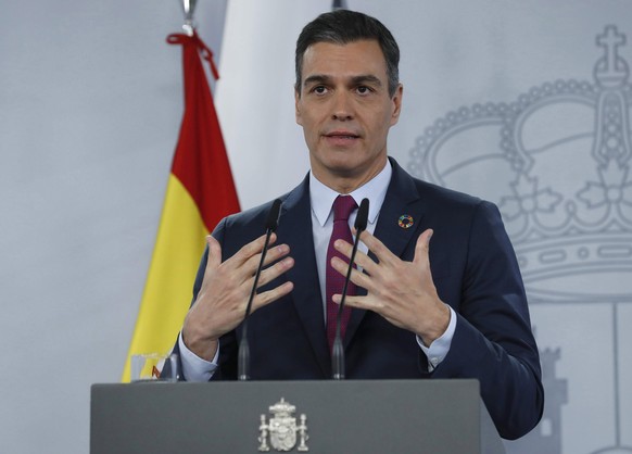 epa08836324 Spain's Prime Minister Pedro Sanchez speaks at a press conference after taking part in a virtual G20 meeting held in Saudi Arabia, at the Moncloa Palace, in Madrid, Spain, 22 November 2020 ...