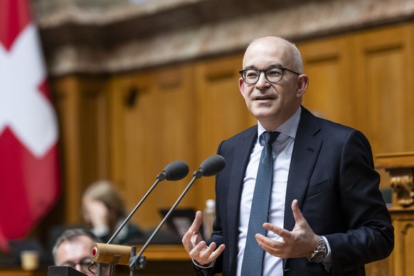 Gregor Rutz, SVP-ZH, spricht zum Mediengesetz, an der Herbstsession der Eidgenoessischen Raete, am Dienstag, 4. Maerz 2025 im Nationalrat in Bern. (KEYSTONE/Alessandro della Valle)