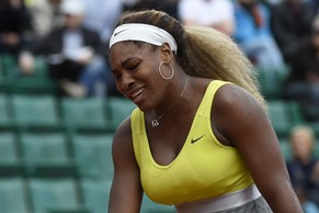 Leiden 1: Serena Williams muss sich der Weltnummer 35 geschlagen geben.