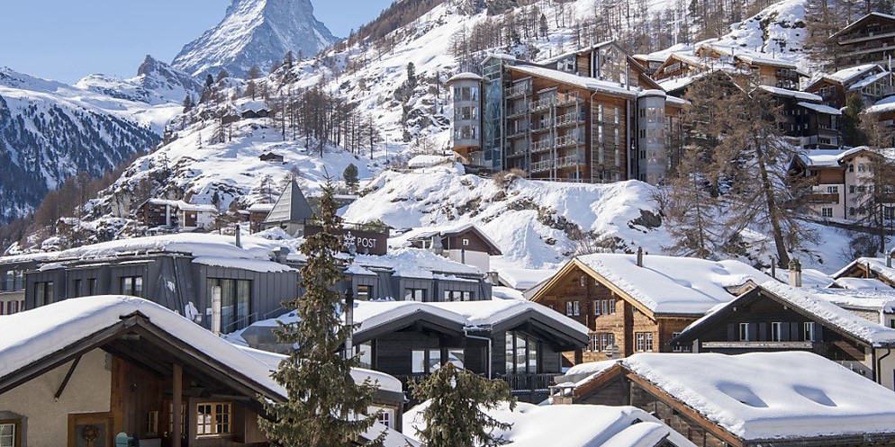 Ausgebuchte Restaurants und Zimmer in den Hotels. Die Schweizer Tourismus-Branche ist wieder so gefragt wie nie. Im ersten Halbjahr 2023 sind es laut der neusten Zahlen rund 3 Prozent mehr Logiernächt ...