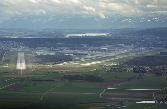 Pistenverlängerung? Landebahn beim Zürcher Flughafen.