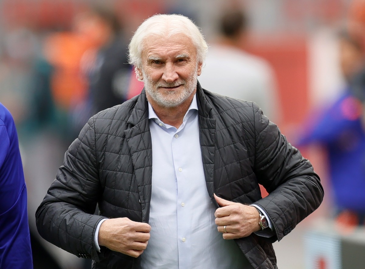 epa08698932 Leverkusen's CEO Rudi Voeller reacts before the German Bundesliga soccer match between Bayer 04 Leverkusen and RB Leipzig in Leverkusen, Germany, 26 September 2020. EPA/RONALD WITTEK  ...