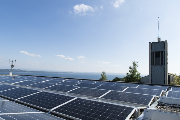 Theoretisch könnte ein die Energie in der Schweiz aus der Photovoltaik stammen, wenn alle Gebäude genutzt würden.
