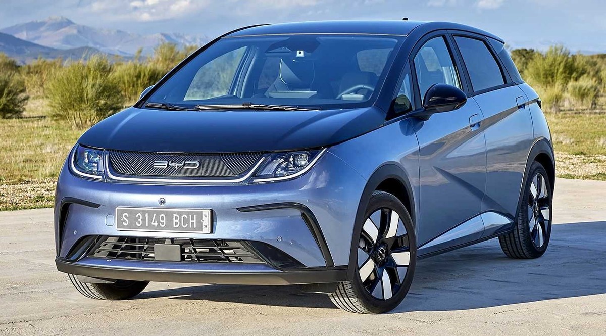 Der Dolphin von BYD soll VWs ID.3 in Europa Konkurrenz machen.