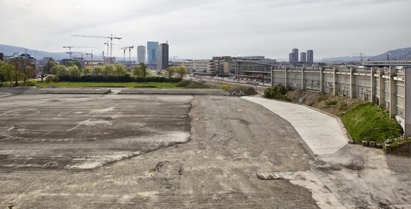 Das Areal des ehemaligen Hardturm Stadions liegt brach, am Donnerstag, 14. April 2011 in Zuerich. (KEYSTONE/Alessandro Della Bella)