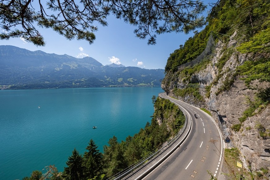 Thunersee Seestrasse Beatus Beatushöhlen Beatenberg Strasse Kurve