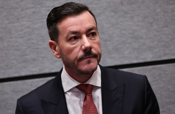epaselect epa12452397 Rene Benko arrives at the main hearing in the criminal case against him for fraudulent bankruptcy at the Innsbruck Regional Court in Innsbruck, Austria, 14 October 2025. The defe ...