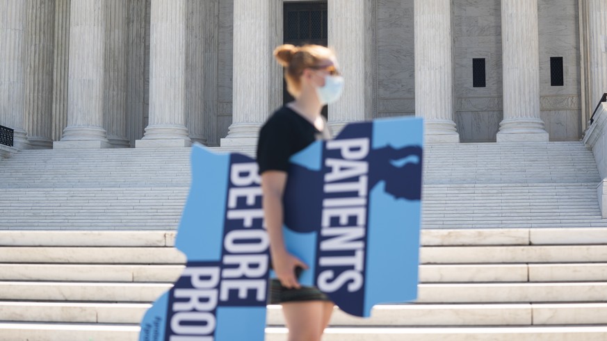 USA: Abtreibungsentscheidung befeuert Debatte über Supreme-Court - Vimarsana News