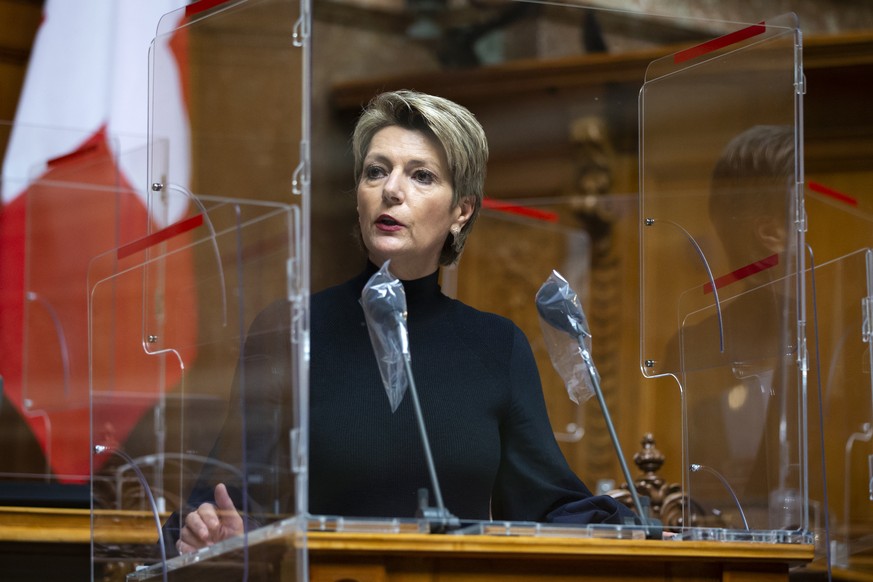 Bundesraetin Karin Keller-Sutter spricht waehrend der Wintersession der Eidgenoessischen Raete, am Mittwoch, 16. Dezember 2020, im Nationalrat in Bern. (KEYSTONE/Peter Klaunzer)