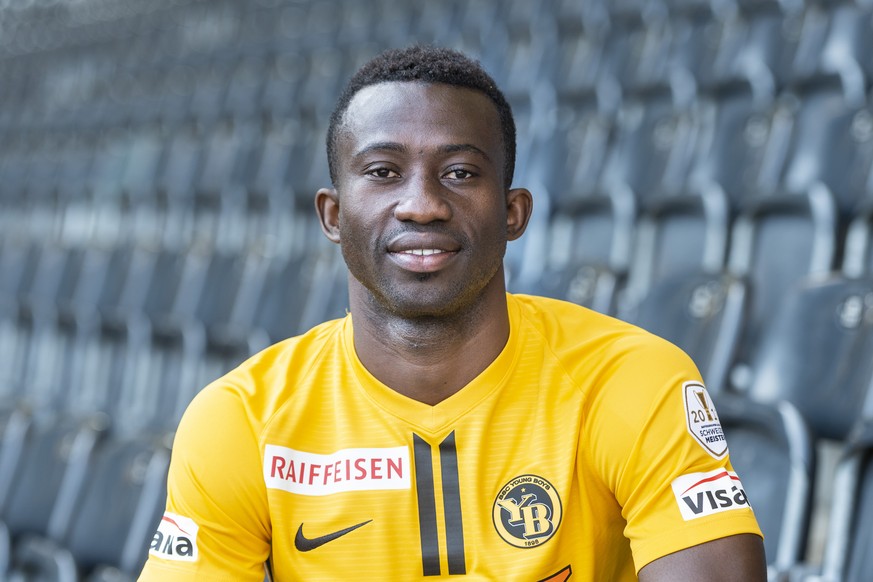 ARCHIV  ZUM WECHSEL VON SEKOU SANOGO VON DEN BSC YOUNG BOYS BERN ZU AL ITTIHAD NACH SAUDI-ARABIEN STELLEN WIR IHNEN FOLGENDES BILDMATERIAL ZUR VERFUEGUNG - Sekou Sanogo posiert beim Portraittermin de ...