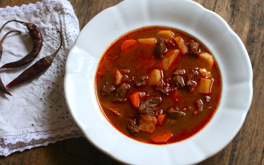 http://redcookbook.net/hungarian-goulash-soup/ ungarische ghoulasch suppe gulasch ungarn deutschland österreich essen food