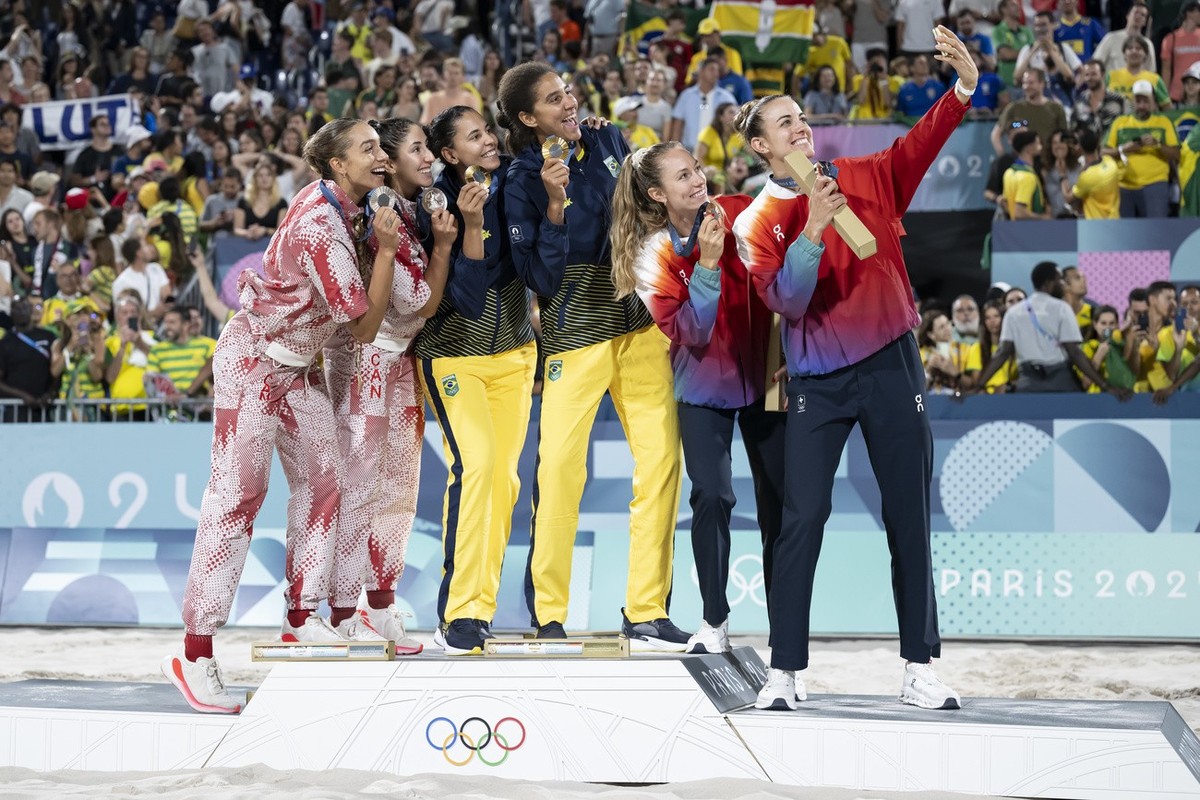 Silver medallists Brandie Wilkerson, Melissa Humana-Paredes, of Canada, gold medallists Eduarda Santos Lisboa, Ana Patricia Silva Ramos, of Brazil, and Bronze medallists Nina Brunner, Tanja Hueberli,  ...