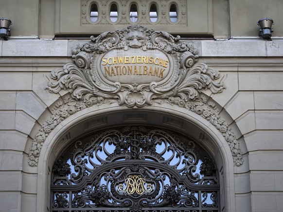 Hat die SNB wieder am Devisenmarkt interveniert? Bild der Fassade am Bundesplatz (Archivbild).