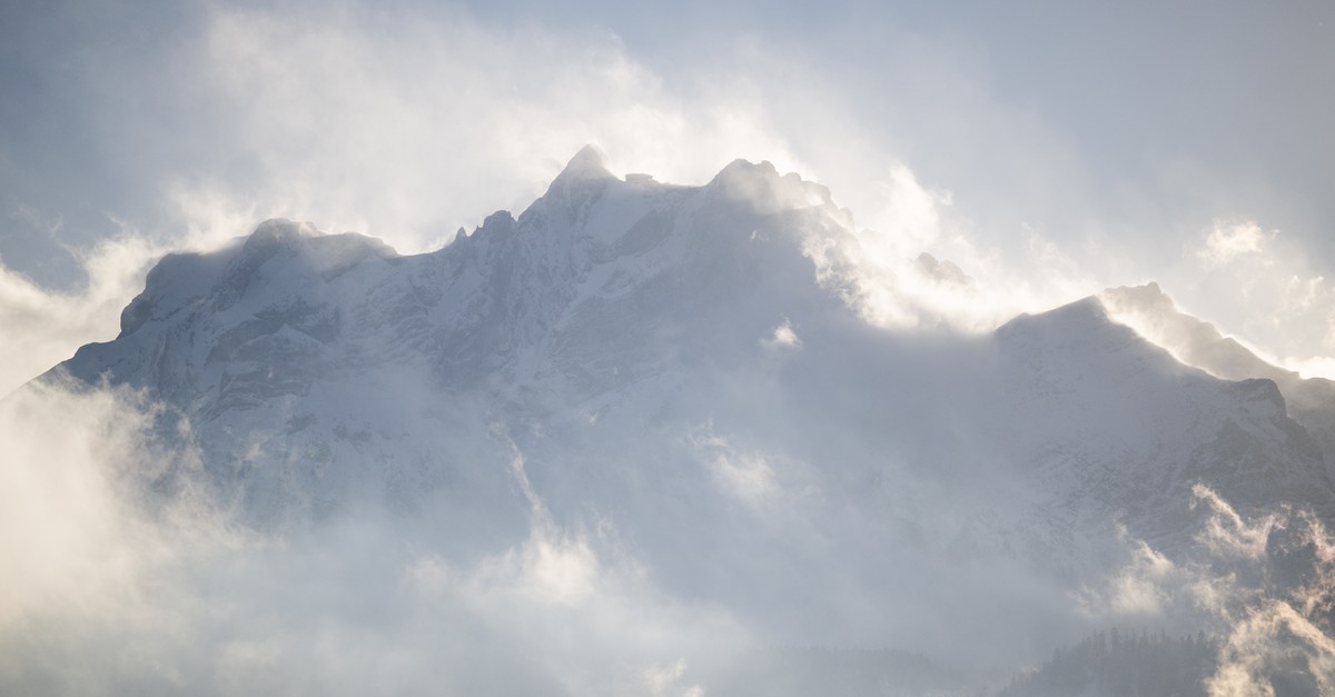 -sehr-kritische-lawinensituation-wo-schneesportler-aktuell-aufpassen-sollten