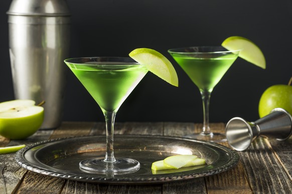 Appletini
https://www.shutterstock.com/download/success?src=4LwSpw7O37BC3xLTiqzGpQ-1-3