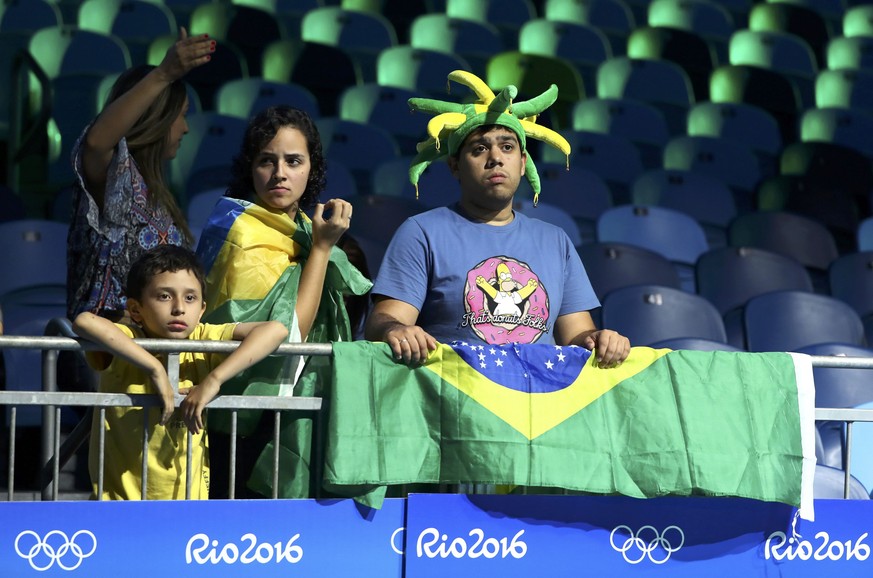 2016 Rio Olympics - Fencing - Victory Ceremony - Women&#039;s Sabre Individual Victory Ceremony - Carioca Arena 3 - Rio de Janeiro, Brazil - 08/08/2016. Brazil fans. REUTERS/Lucy Nicholson FOR EDITORI ...