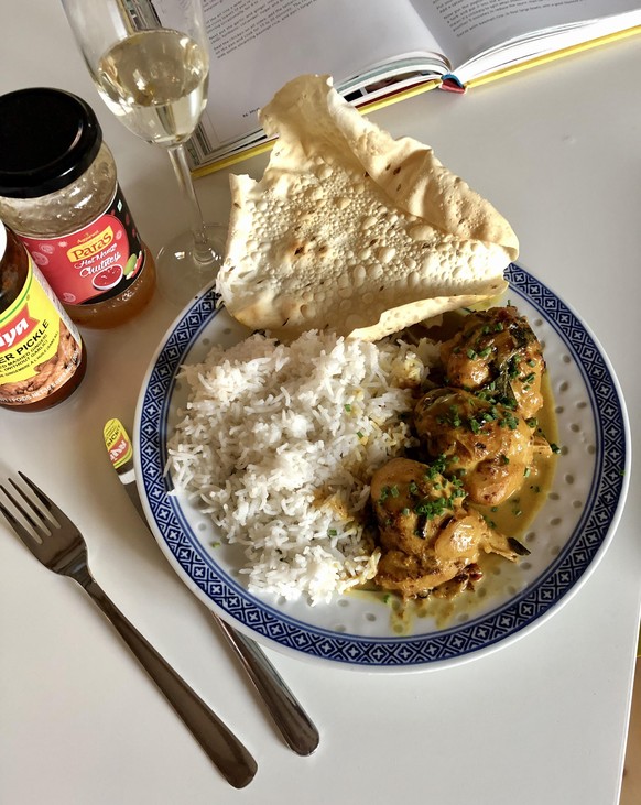 chicken curry home cooking kochen essen food indien popadom chutney champagner baroni
