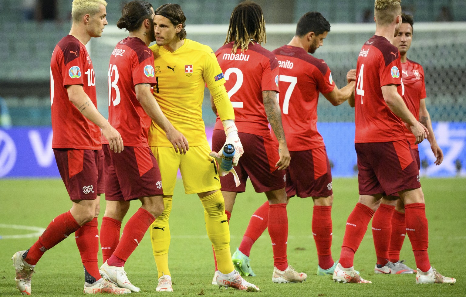 epa09289213 Players of Switzerland celebrate winning the UEFA EURO 2020 group A preliminary round soccer match between Switzerland and Turkey in Baku, Azerbaijan, 20 June 2021. EPA/JEAN-CHRISTOPHE BOT ...