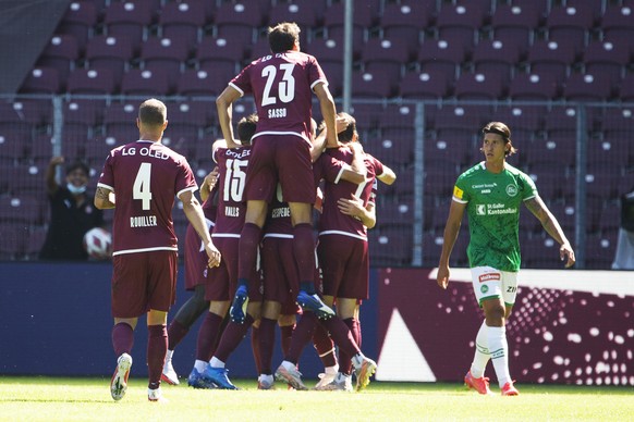 Servette&#039;s players celebrate their second goal after scoring the 2:0, during the Super League soccer match of Swiss Championship between Servette FC and FC St. Gallen, at the Stade de Geneve stad ...
