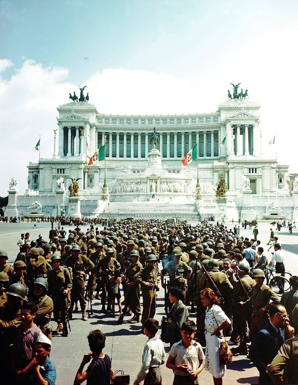 US-Truppen nach der Befreiung Roms 5. Juni 1944. 
WW2 - 2. Weltkrieg