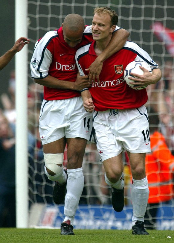 Dennis Bergkamp, Thierry Henry Arsenal V Everton Arsenal V Everton Arsenal Fc, Highbury,London 12 May 2002 PUBLICATIONxINxGERxSUIxAUTxONLY Copyright: Allstar/RichardxSelle 12849634