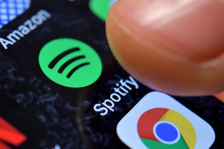 epa06316586 A close-up image showing the Spotify Music app on an iPhone in Kaarst, Germany, 08 November 2017. EPA/SASCHA STEINBACH ILLUSTRATION