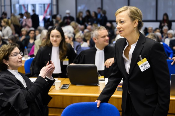 Cordelia Baehr, avocate, des Ainees pour la protection du climat (KlimaSeniorinnen) reagit dans la salle d&#039;audience lors d&#039;une audience publique devant la Grande Chambre de la Cour europeenn ...