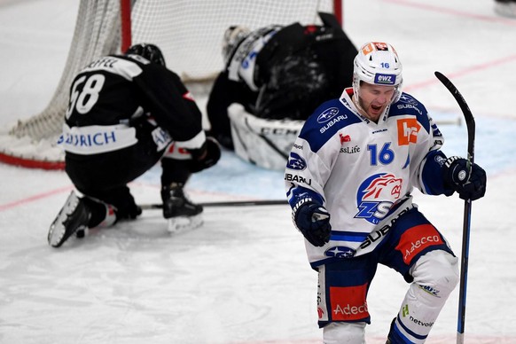 ZSC-Spieler Marcus Krüeger feiert das 2-3-Tor.