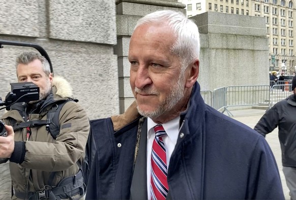 Lawrence Paul Visoski Jr., the former pilot for disgraced financier Jeffrey Epstein, enters a federal courthouse to testify in the sex trafficking trial of British socialite Ghislaine Maxwell in New Y ...