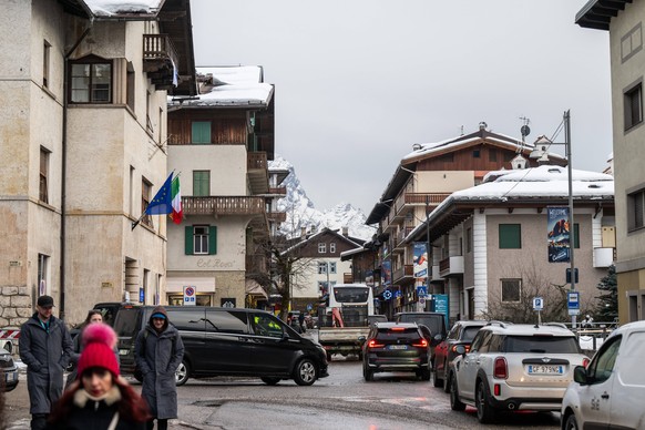 260206 Traffic during day 0 of the 2026 Winter Olympics on February 6, 2026 in Cortina. Photo: Mathias Bergeld / BILDBYRAN / kod MB / MB1313 Olympic Games, Olympische Spiele, Olympia, OS olympics wint ...