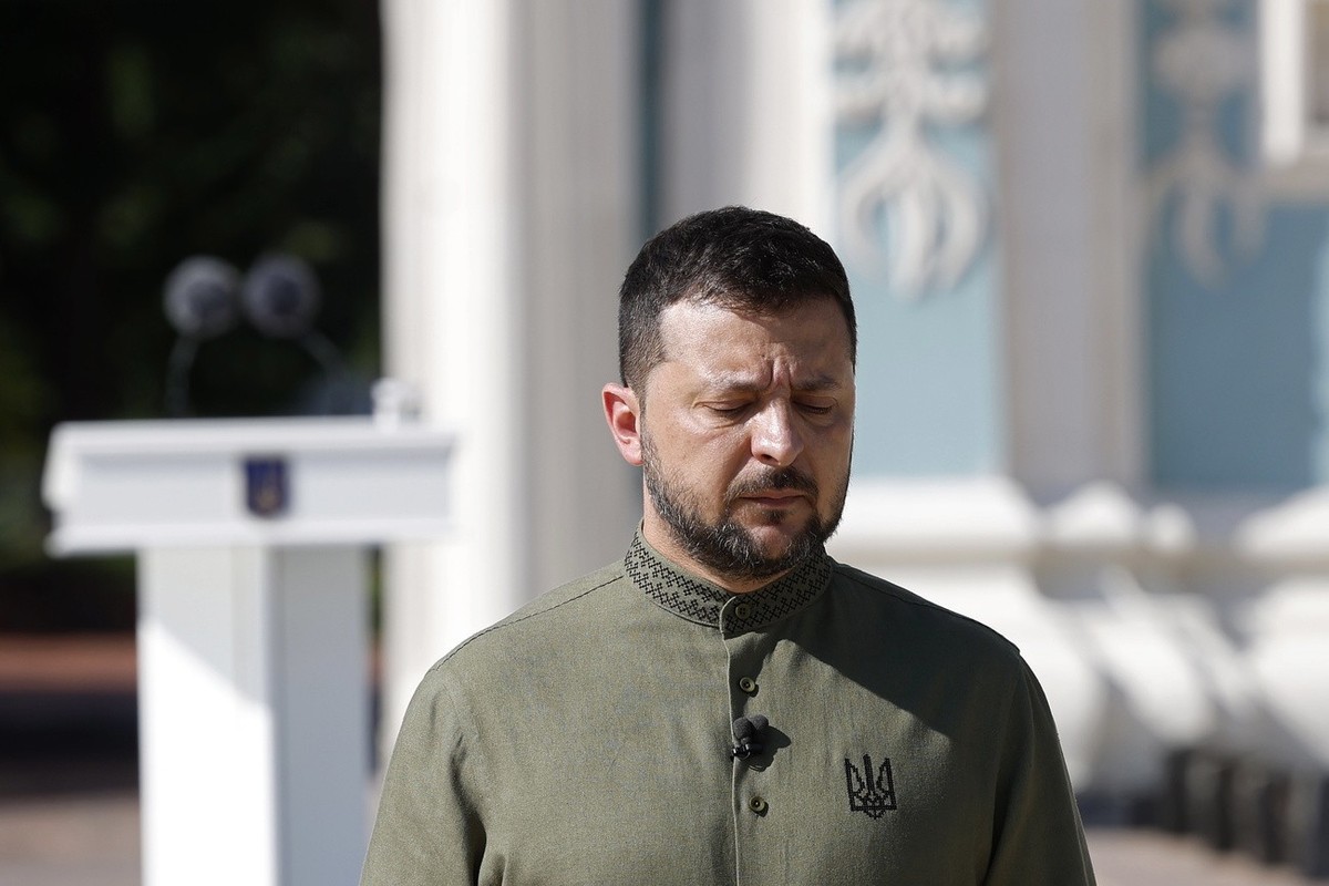 epa10817213 Ukraine's President Volodymyr Zelensky attends a press conference with Portuguese president after a meeting in the ambit of the Crimea Platform Summit in Kyiv (Kiev), Ukraine, 24 Augu ...