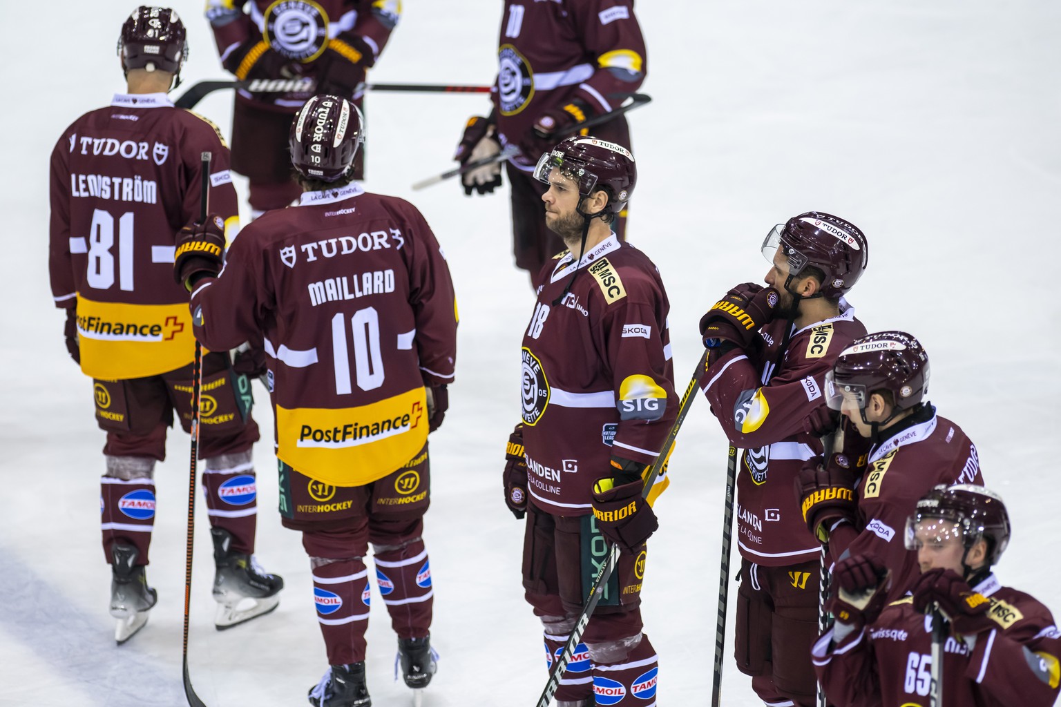 La deception des joueurs genevois, lors du match du championnat suisse de hockey sur glace de National League LNA, entre le Geneve Servette HC et le HC Davos, ce vendredi 16 fevrier 2024 a la patinoir ...
