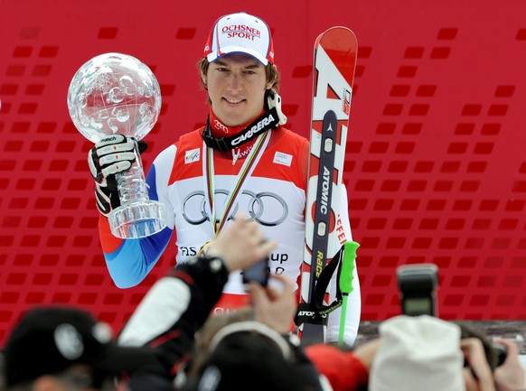 ARCHIV - ZUM RUECKTRITT DES SCHWEIZER SKIRENNFAHRERS CARLO JANKA STELLEN WIR IHNEN FOLGENDES BILDMATERIAL ZUR VERFUEGUNG - epa02077999 Alpine Skiing World Cup overall winner Carlo Janka from Switzerla ...