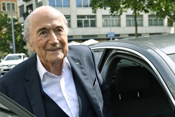 epa09407071 Former FIFA President Joseph S. Blatter leaves the Federal Prosecutor&#039;s Office in Zurich, Switzerland, 09 August 2021. Sepp Blatter, former President of the International Federation o ...