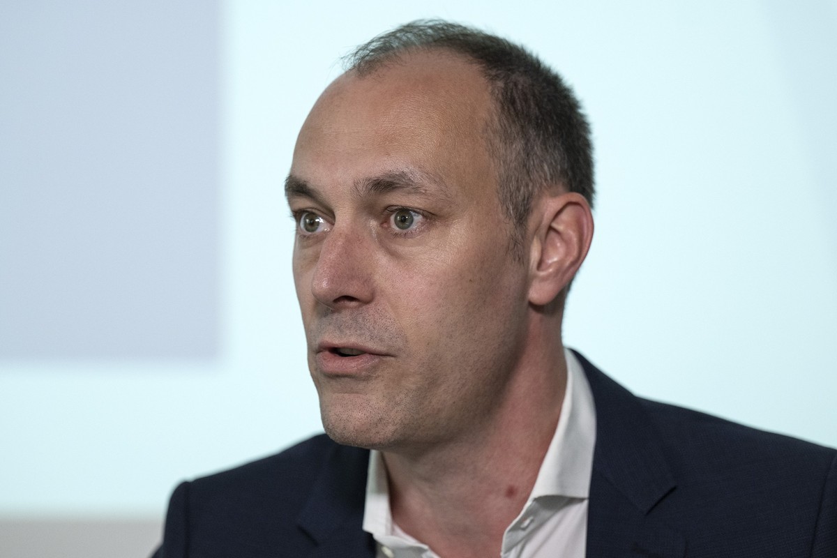 Philippe Guggisberg, Kommunikation, von der Swiss Football League, SFL, orientiert an einer Pressekonferenz ueber die Abstimmung zu den geplanten Playoffs, am Freitag, 11. November 2022, in Bern. Die  ...