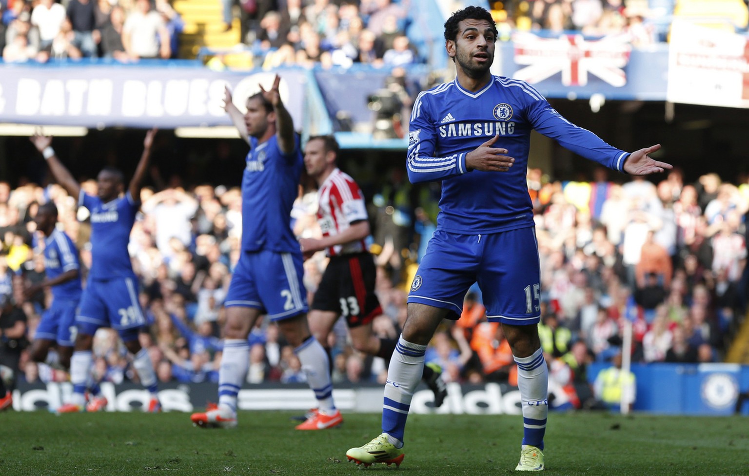 Chelsea&#039;s Mohamed Salah, reacts to a decision by the referee Mike Dean, not seen, during an English Premier League soccer match against Sunderland at the Stamford Bridge ground in London, Saturda ...