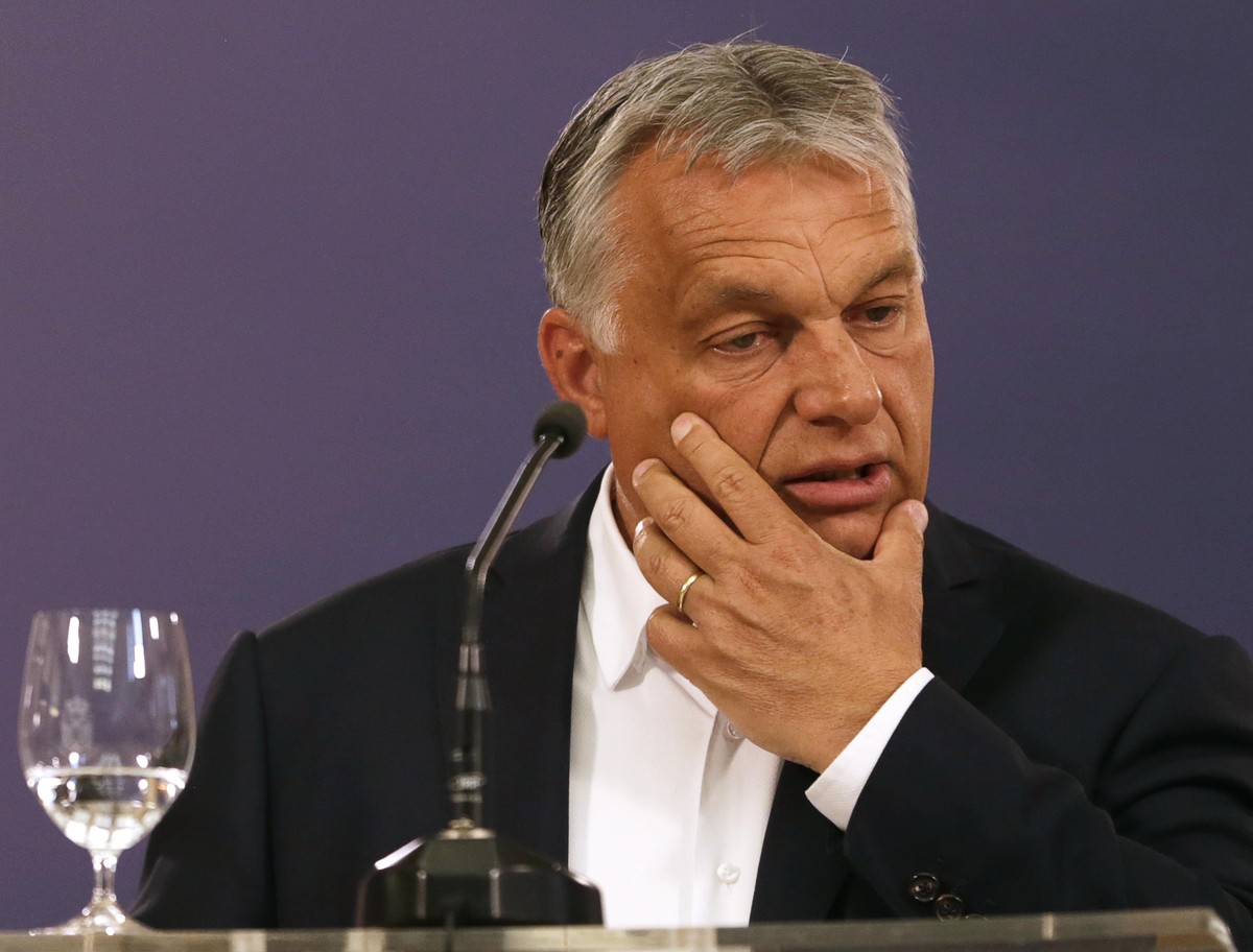 epa08423787 Hungarian Prime Minister Viktor Orban speaks during a press conference with Serbian President Aleksandar Vucic (not pictured) following their meeting in Belgrade, Serbia, 15 May 2020. Orba ...