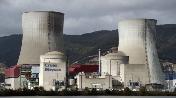 epa08011785 General view of the Nuclear power plant of Cruas Meysse, in Cruas, France, 20 November 2019. 58 nuclear power plants are operated in France. EPA/GUILLAUME HORCAJUELO