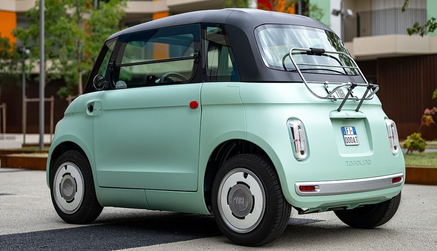 The closed model with doors.