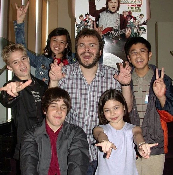 school of rock
jack black und miranda cosgrove


https://www.instagram.com/p/-98EFfPsxW/