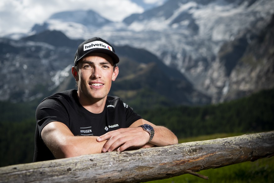 Daniel Yule, le skieur suisse pose apres en entrainement sur le glacier le jeudi 17 septembre 2020 a Saas-Fee. (KEYSTONE/Jean-Christophe Bott)