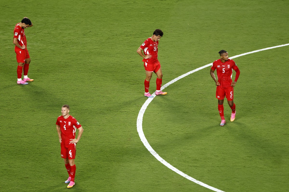 KEYPIX - epa13106466 Swiss players react after Argentina scored their third goal during the FIFA World Cup 2026 quarterfinals match Argentina vs Switzerland, in Kansas City, USA, 11 July 2026. EPA/WIL ...