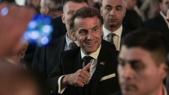 Emmanuel Macron in Eriwan