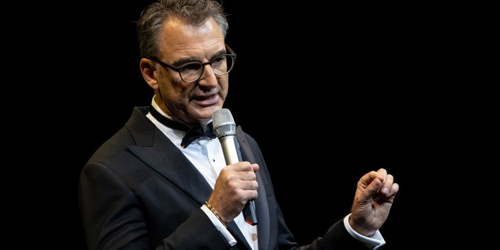 Lifestyle 19.09.21: Christian Jungen - Er mailt mit Sharon Stone, legt Wert auf saubere Lederschuhe und besitzt über 5000 Filme auf DVD. Christian Jungen, Direktor des Zurich Film Festivals, ist nicht ...